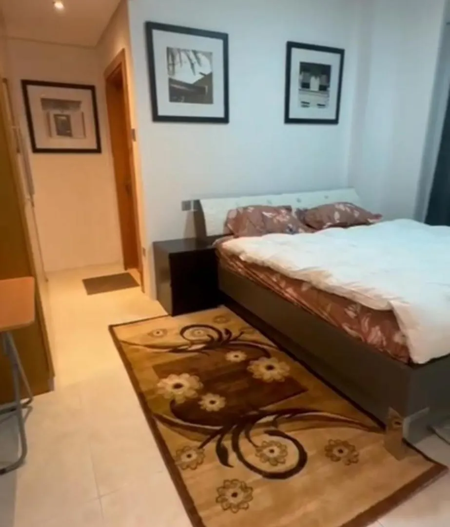 Homestay Master Bedroom Fully Furnished Dubai