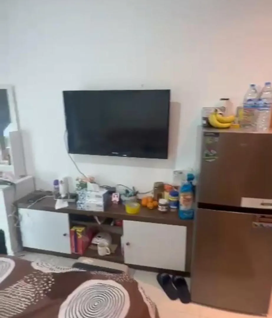 בית אירוח דובאי Master Bedroom Fully Furnished איחוד האמירויות הערביות